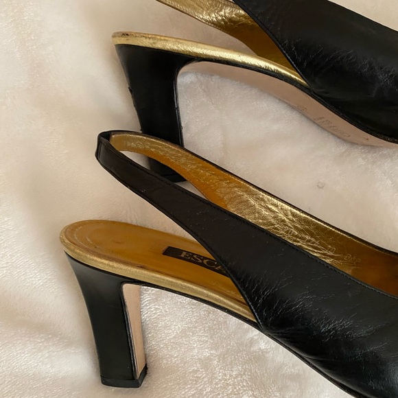 Escada sling back Chanel style. Gold tip and black - Picture 2 of 6